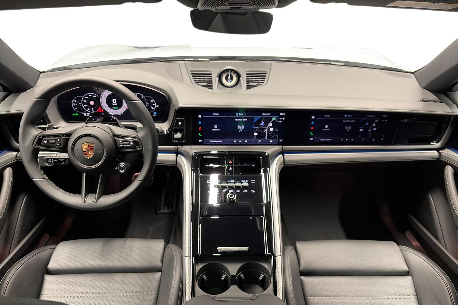 heti ajoon Porsche Panamera