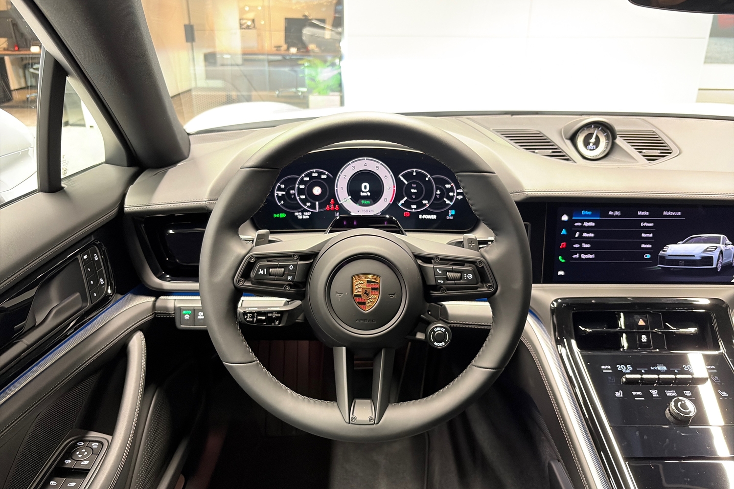 heti ajoon Porsche Panamera