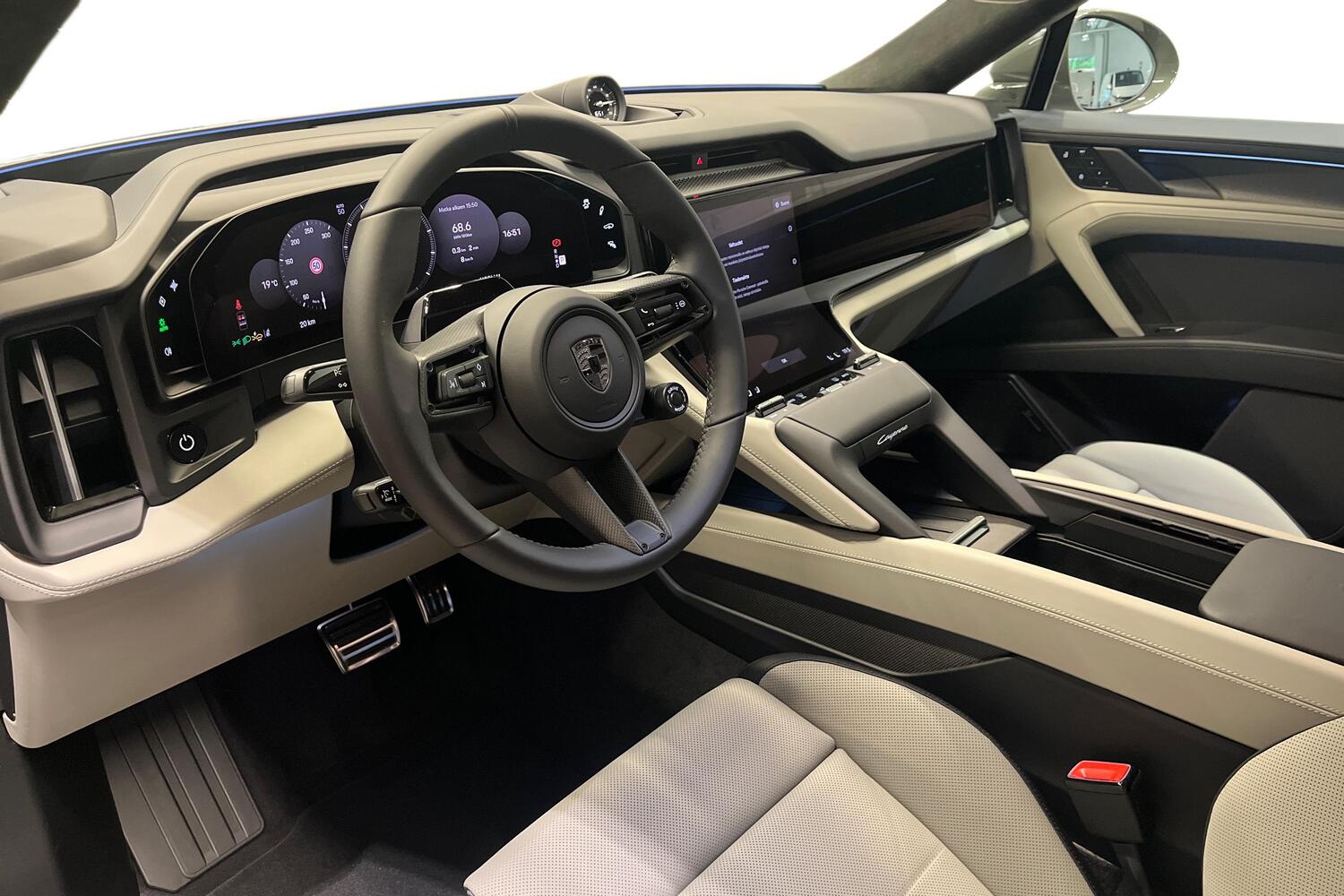 heti ajoon Porsche Cayenne