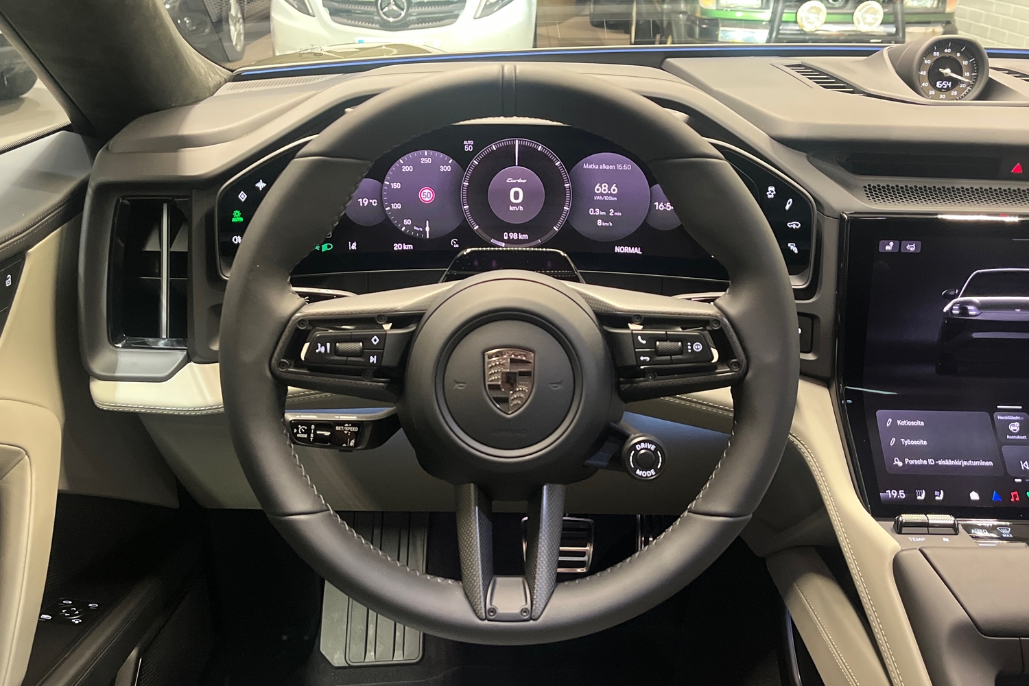 heti ajoon Porsche Cayenne