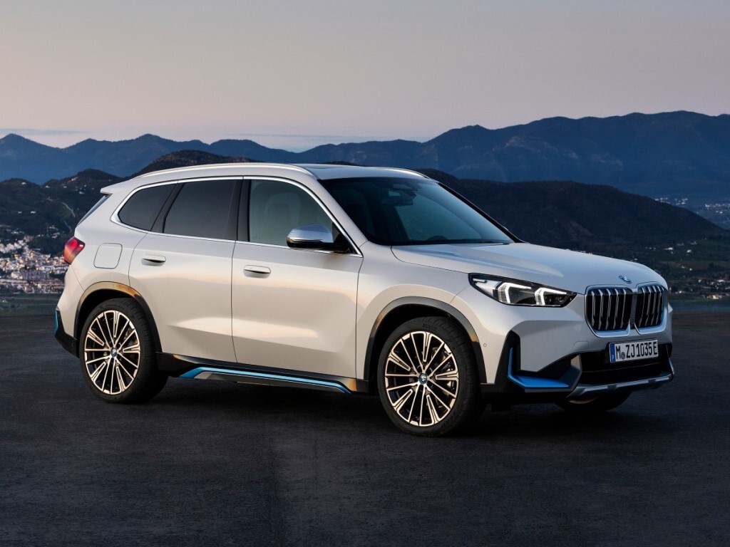 uusi BMW iX1