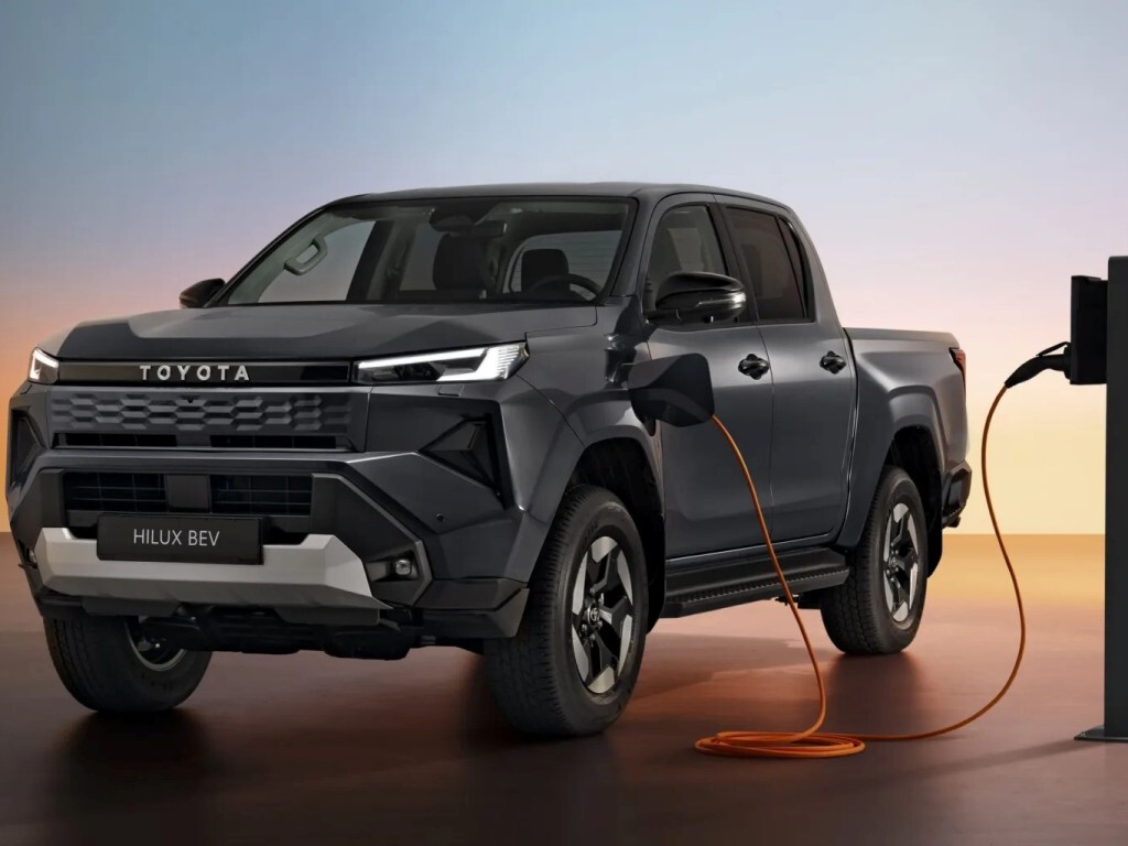 uusi Toyota Hilux
