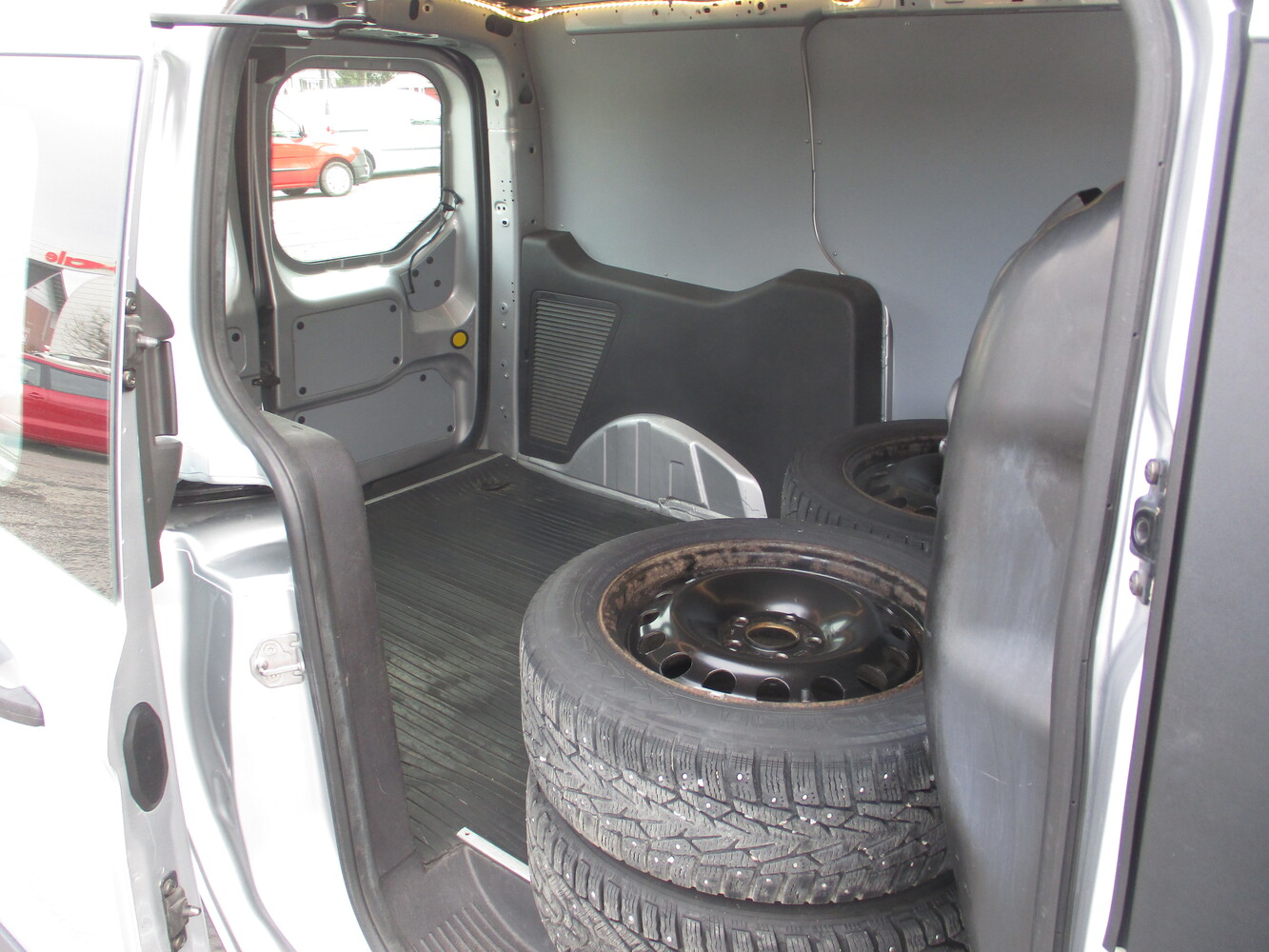 Ford Transit Connect vaihtoauto