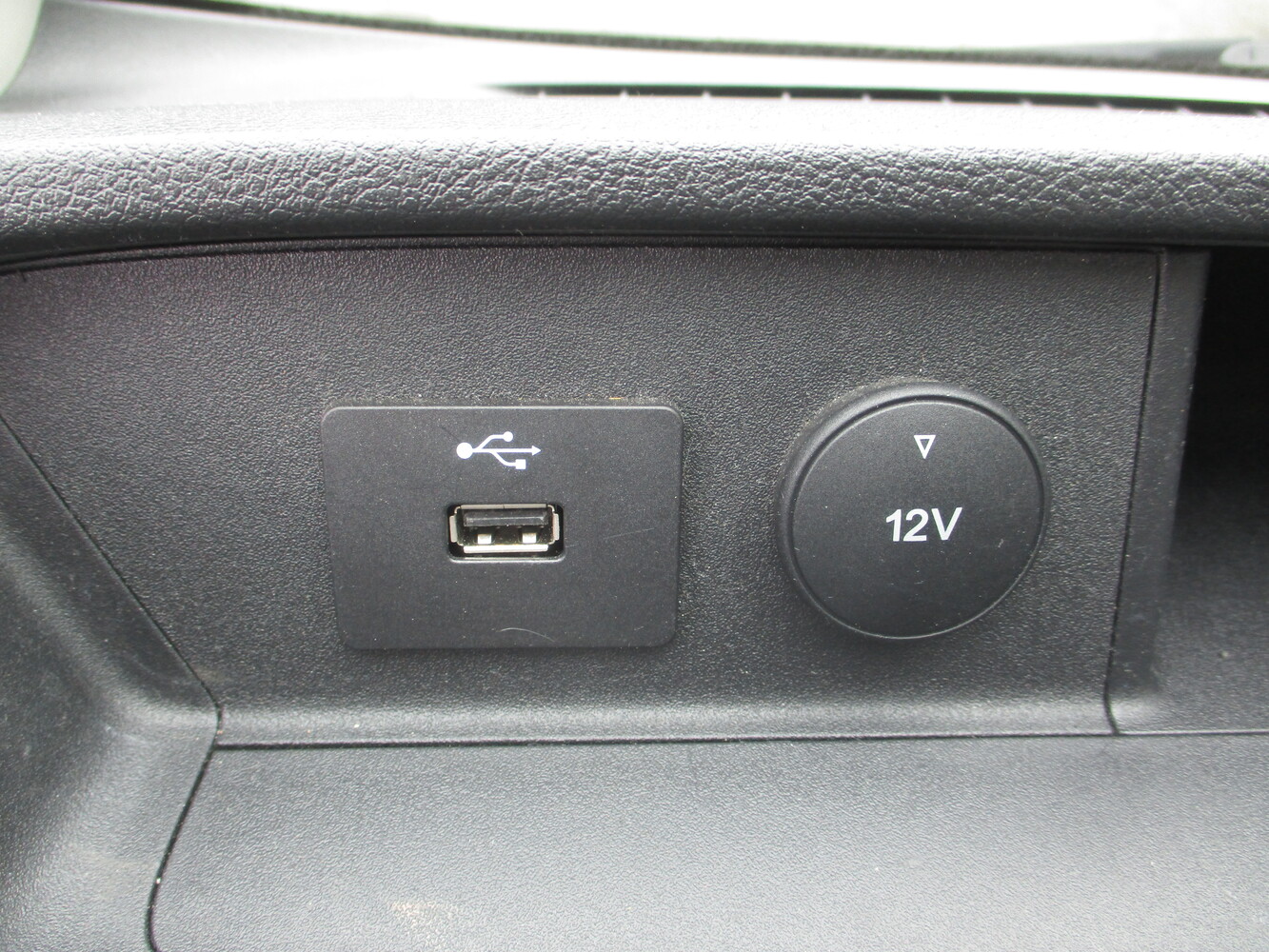 Ford Transit Connect vaihtoauto