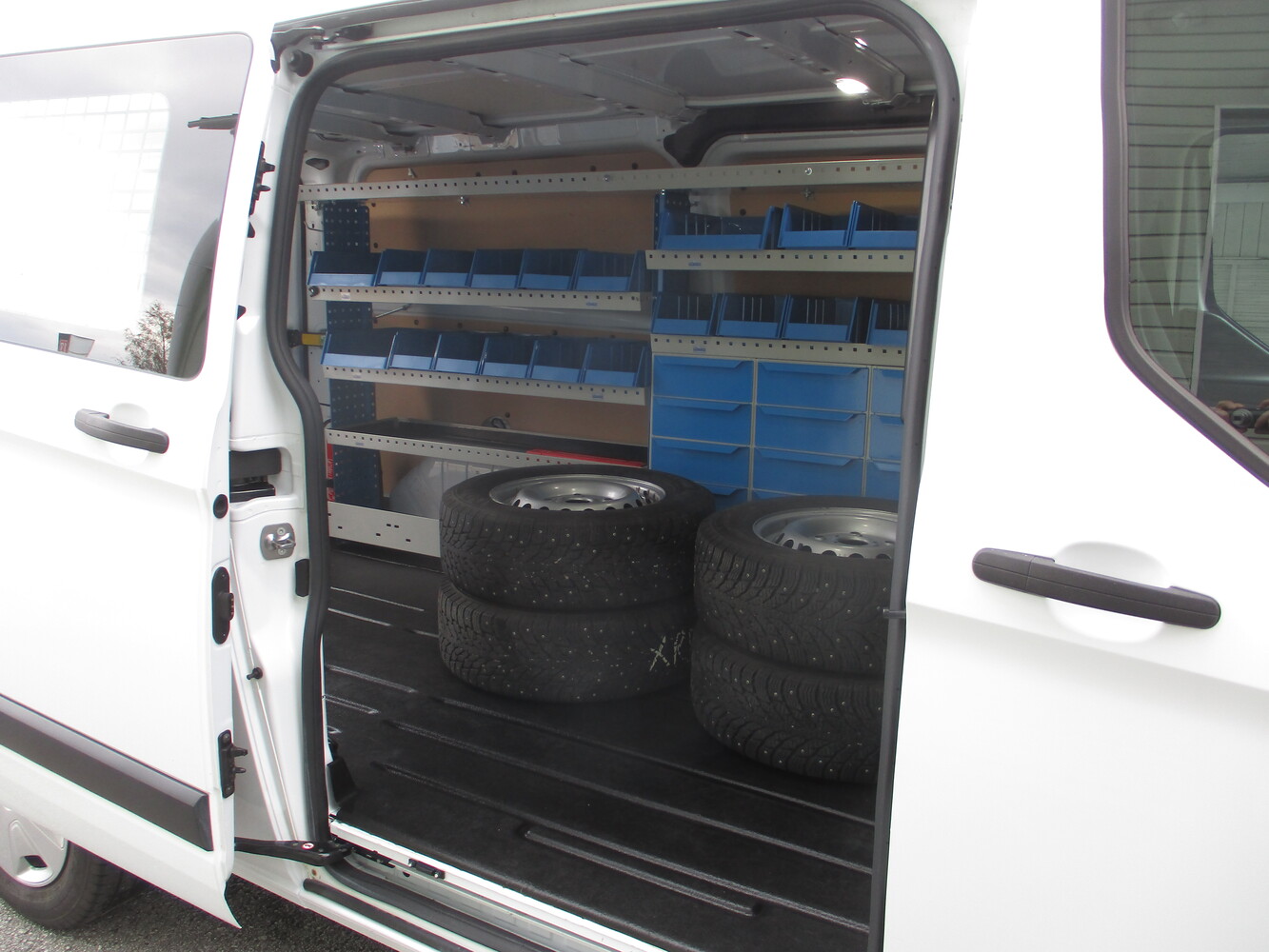 Ford Transit Connect vaihtoauto
