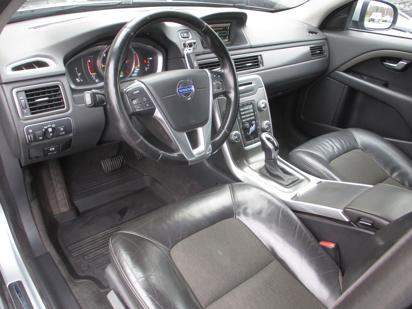 Volvo V70 vaihtoauto