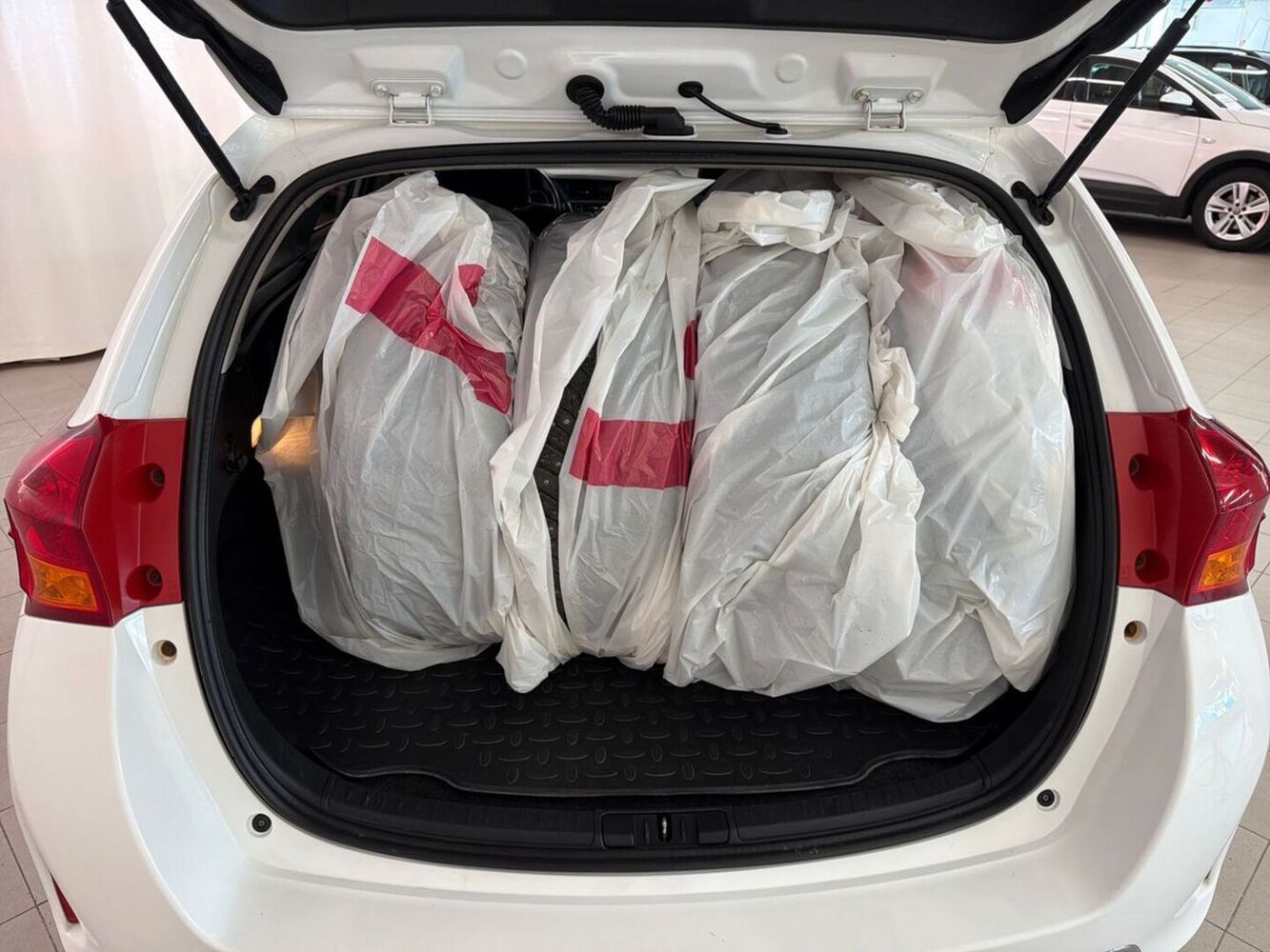 Toyota Auris vaihtoauto