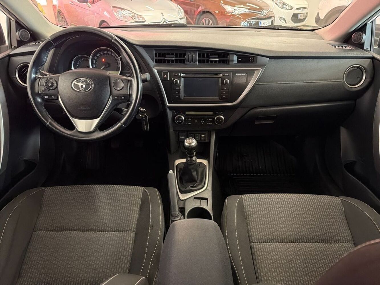 Toyota Auris vaihtoauto