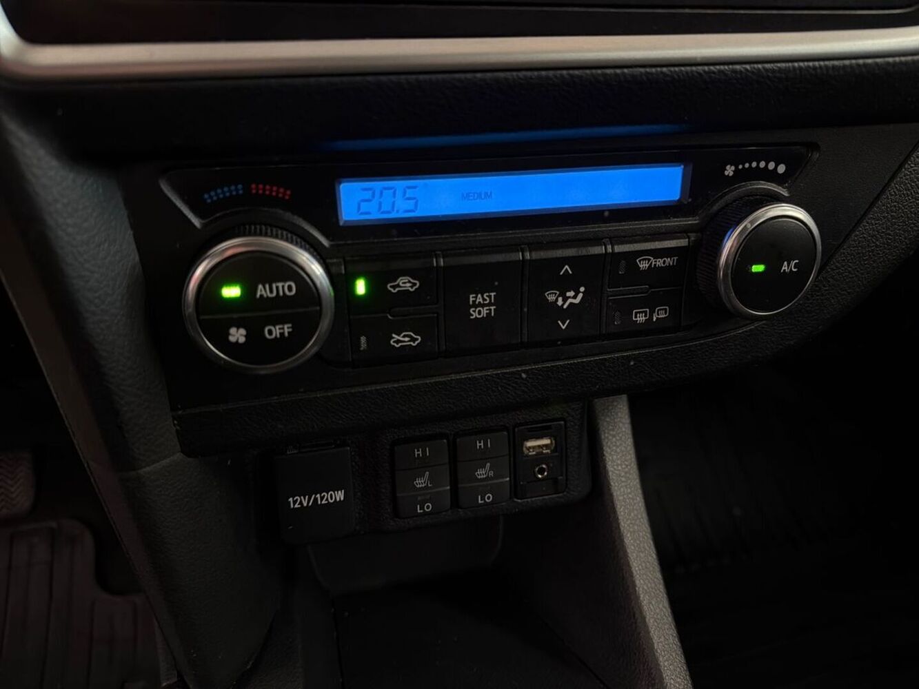 Toyota Auris vaihtoauto