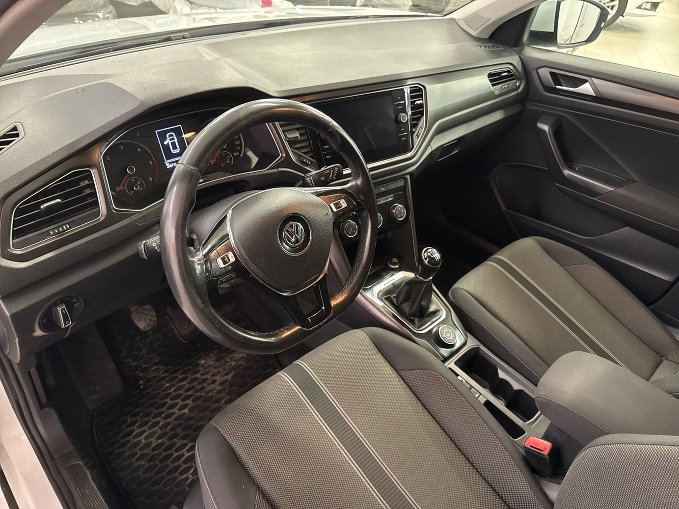 Volkswagen T-Roc vaihtoauto