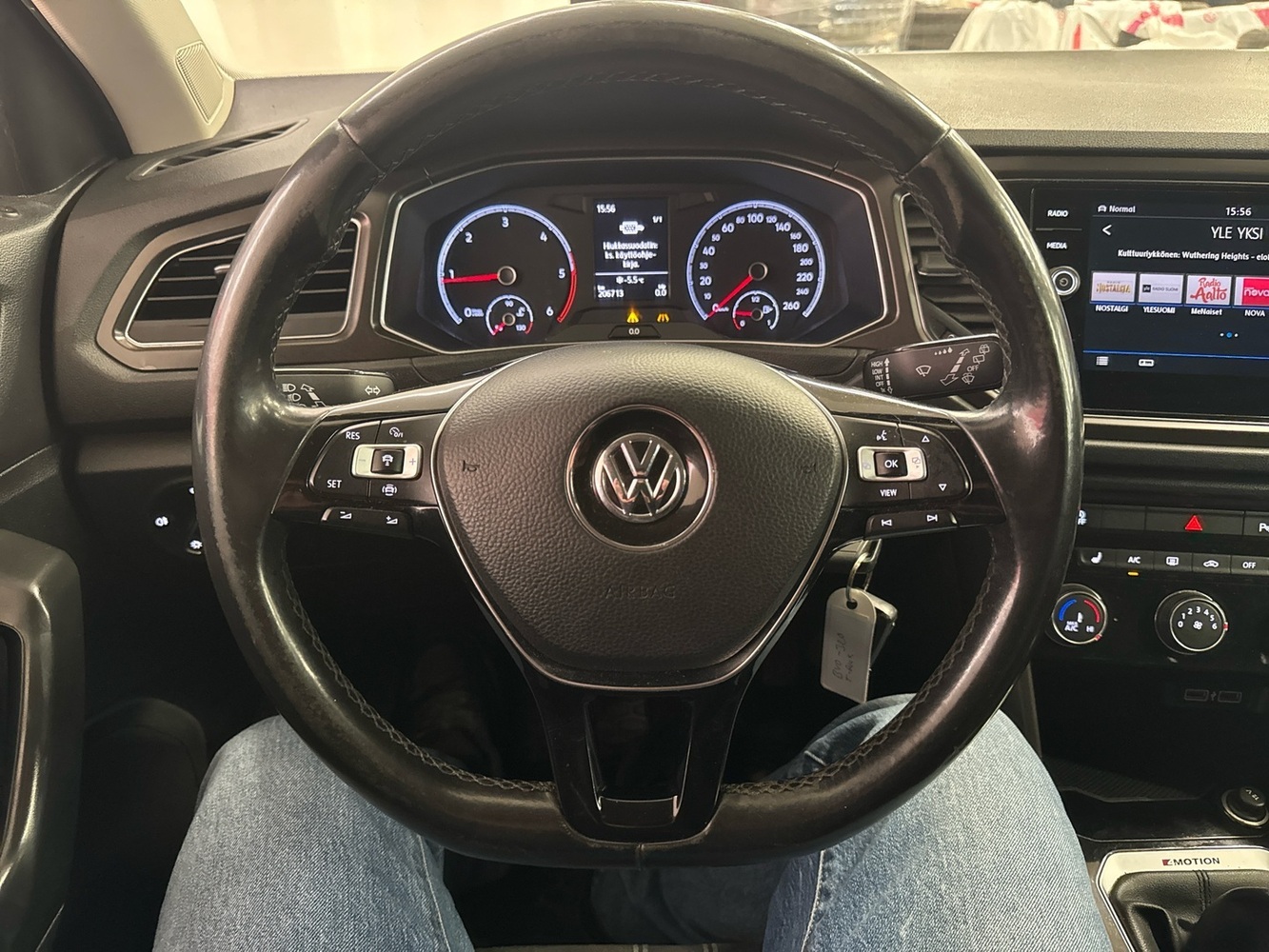 Volkswagen T-Roc vaihtoauto