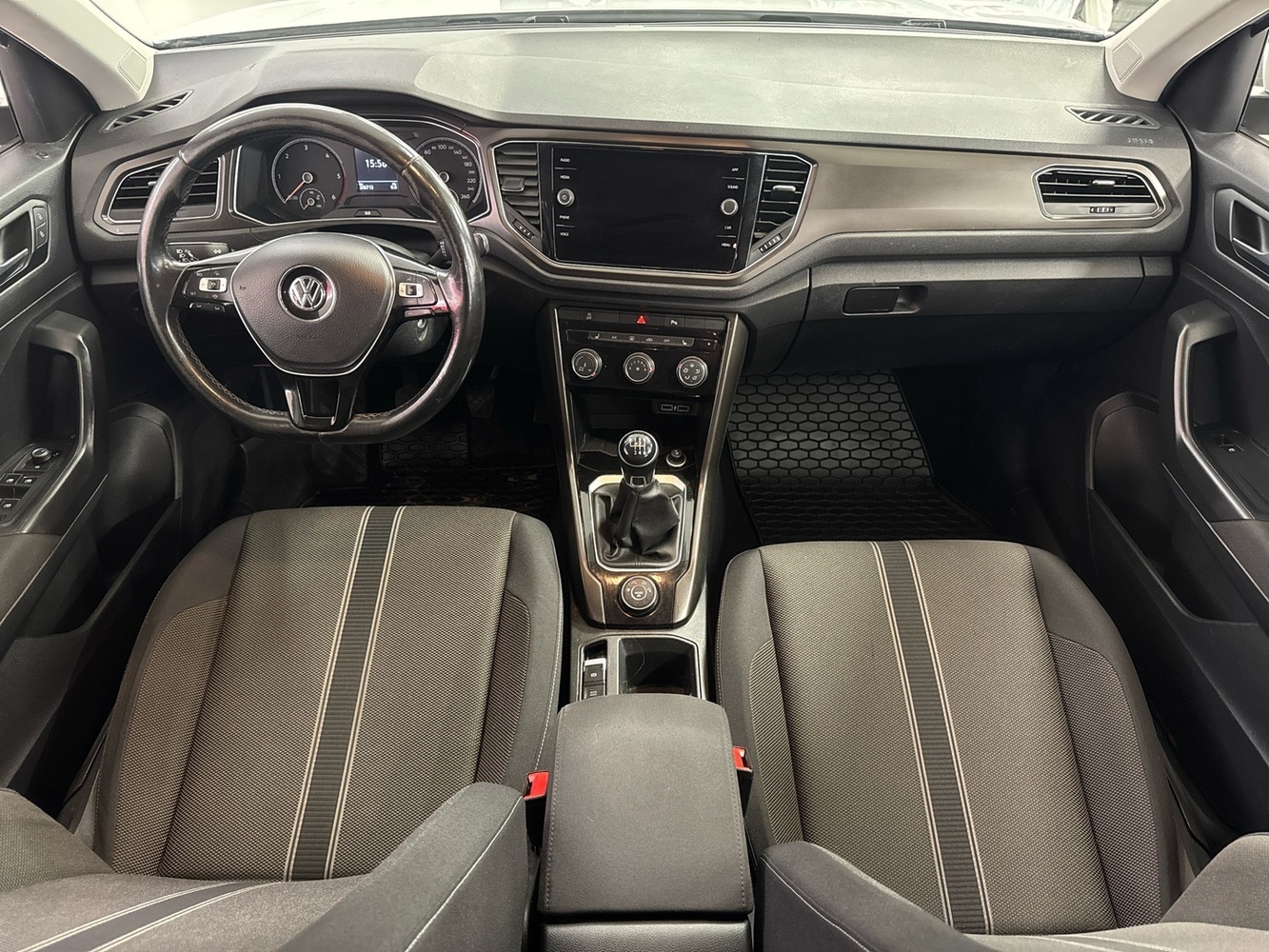 Volkswagen T-Roc vaihtoauto