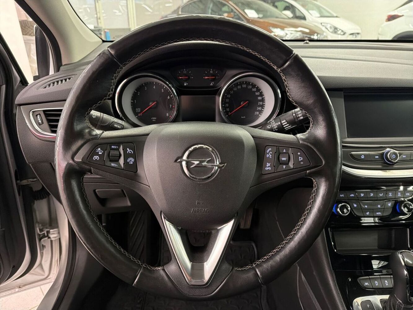 Opel Astra vaihtoauto