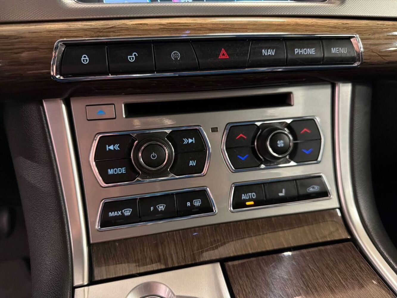 Jaguar XF vaihtoauto