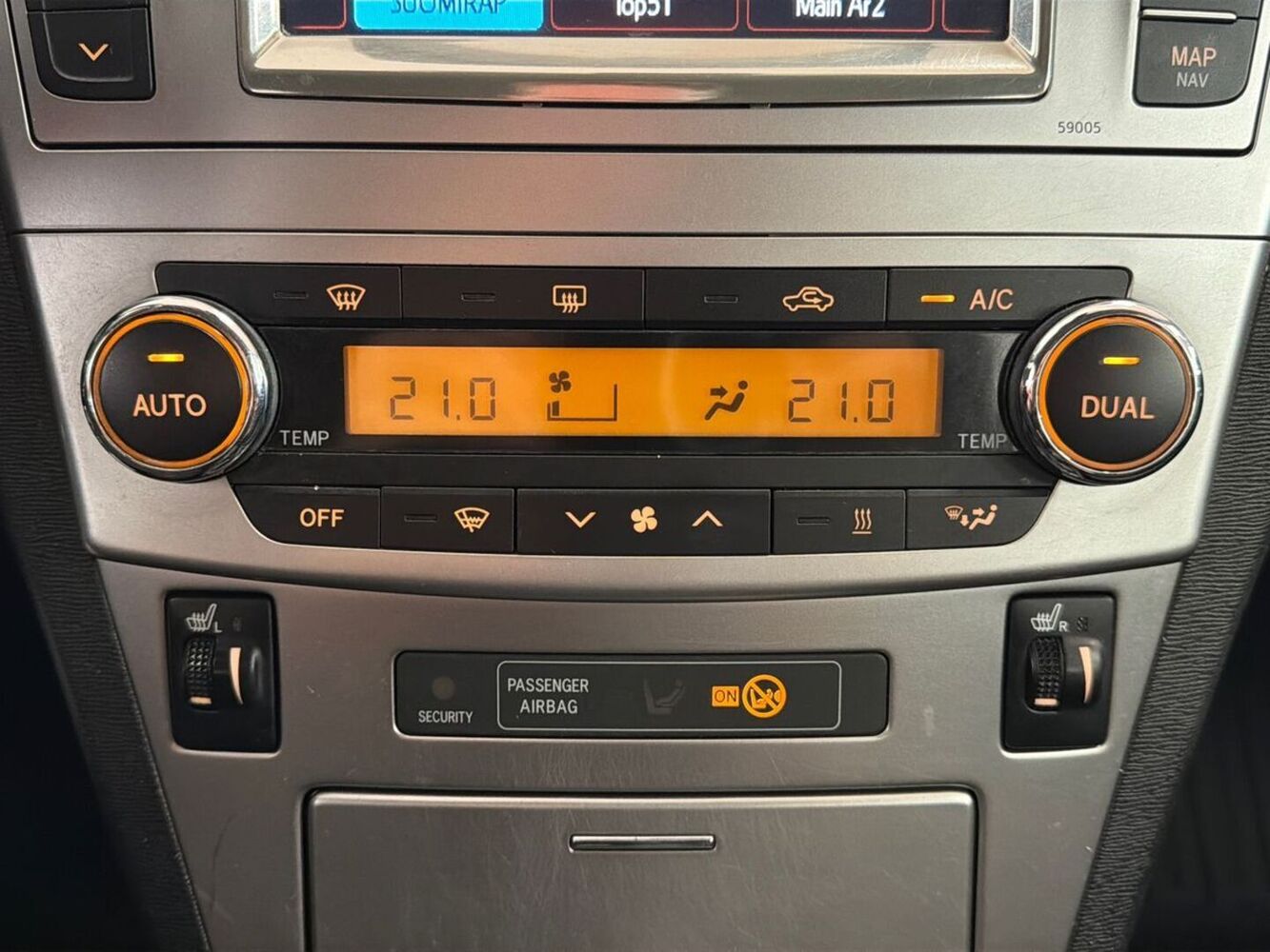 Toyota Avensis vaihtoauto