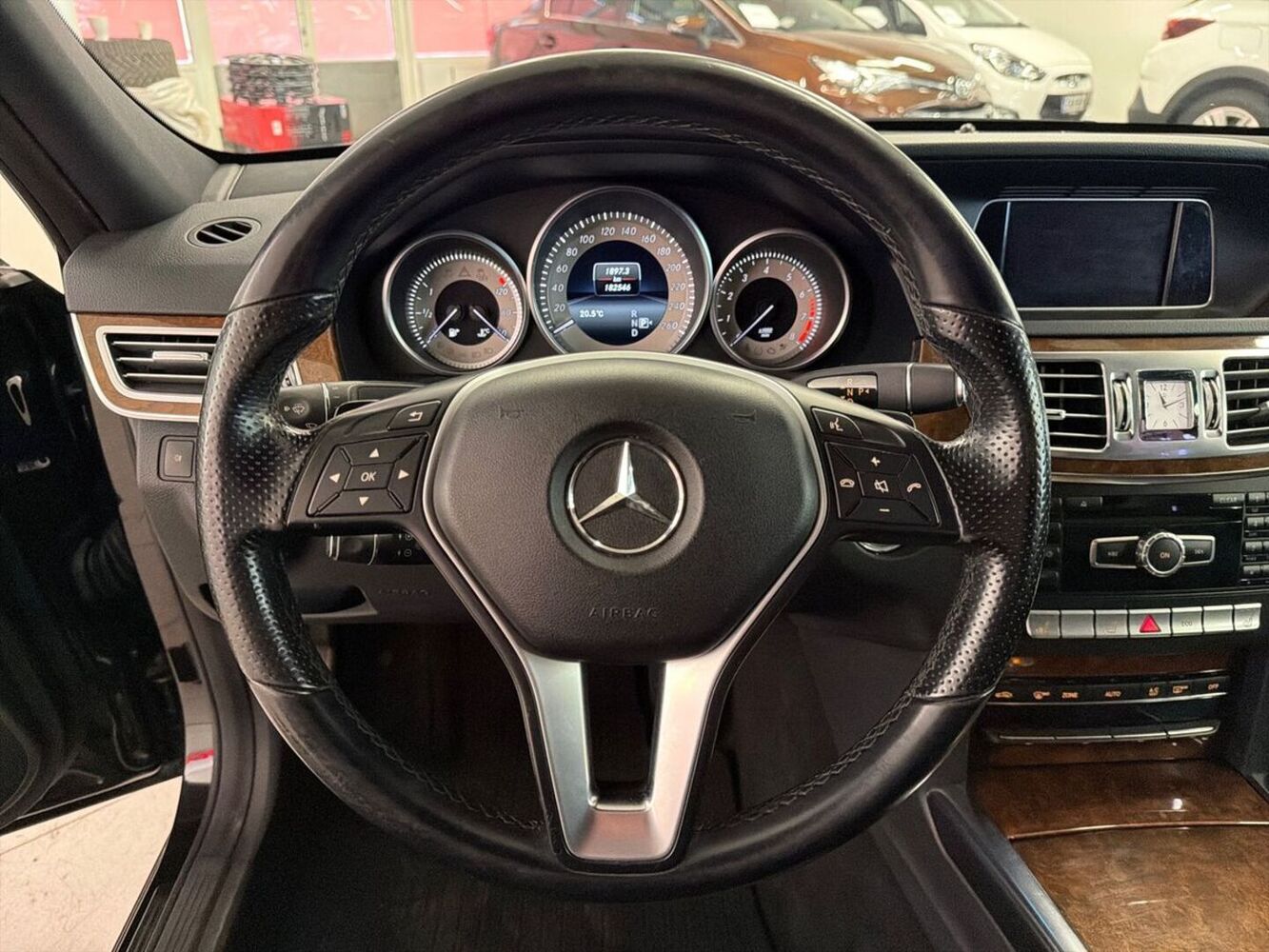 Mercedes-Benz E vaihtoauto