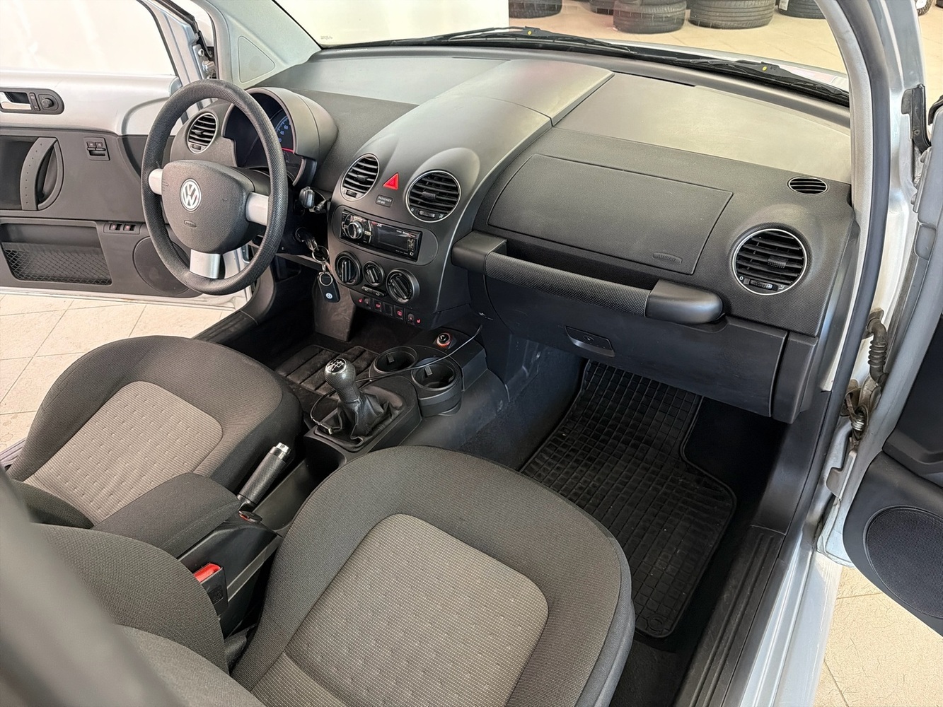 Volkswagen New Beetle vaihtoauto