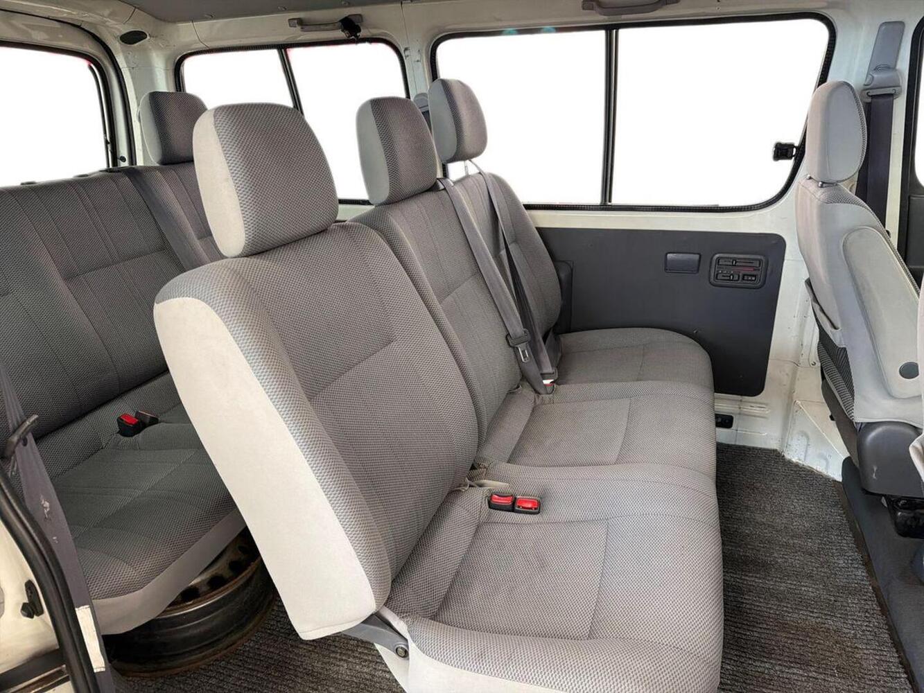 Toyota Hiace vaihtoauto