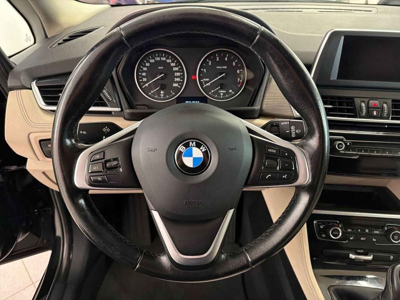 BMW 216 vaihtoauto