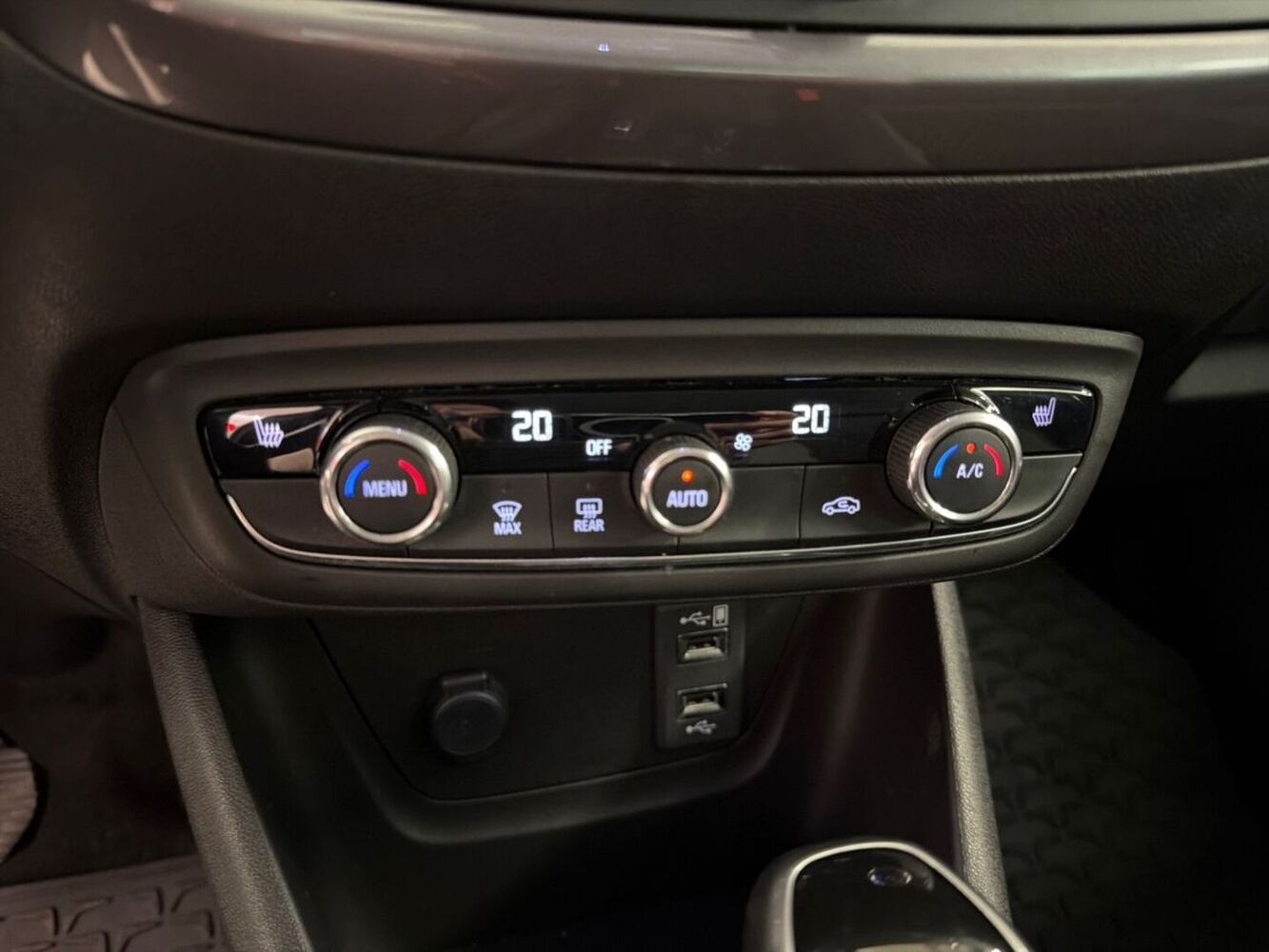 Opel Crossland X vaihtoauto