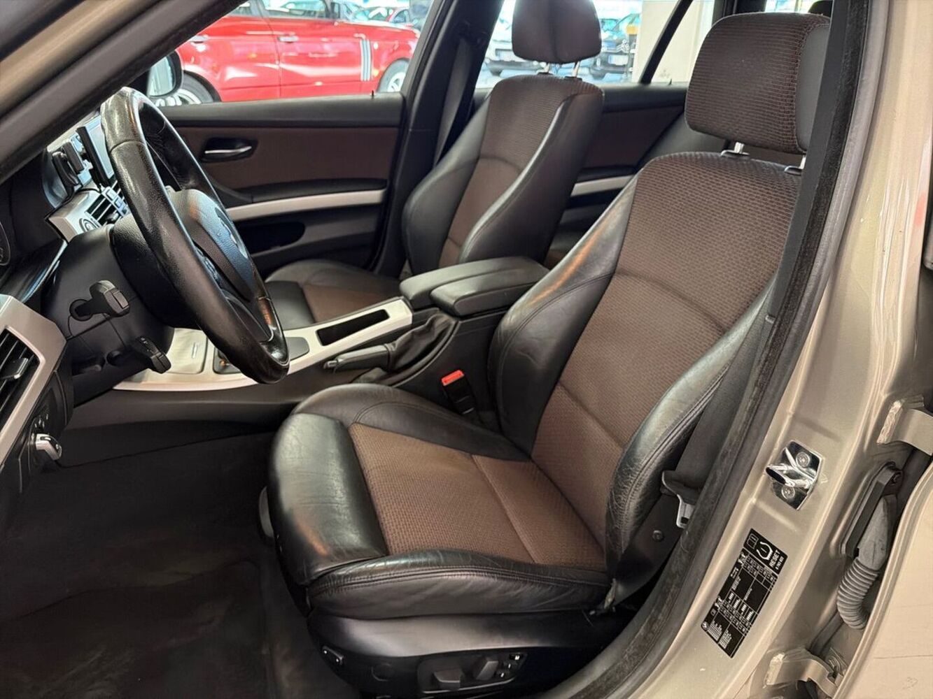 BMW 320 vaihtoauto