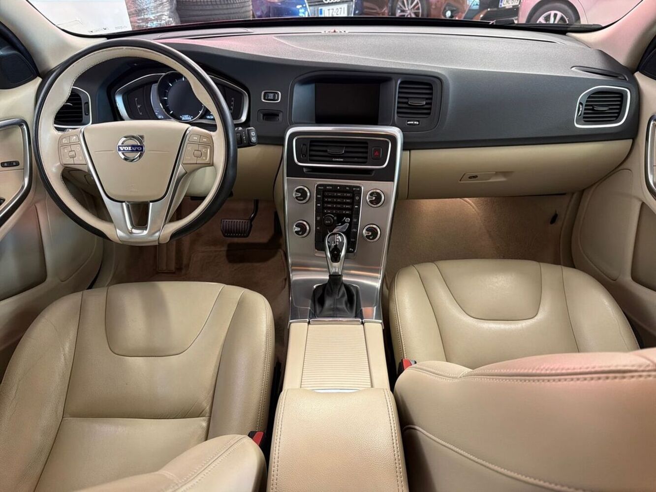 Volvo V60 vaihtoauto