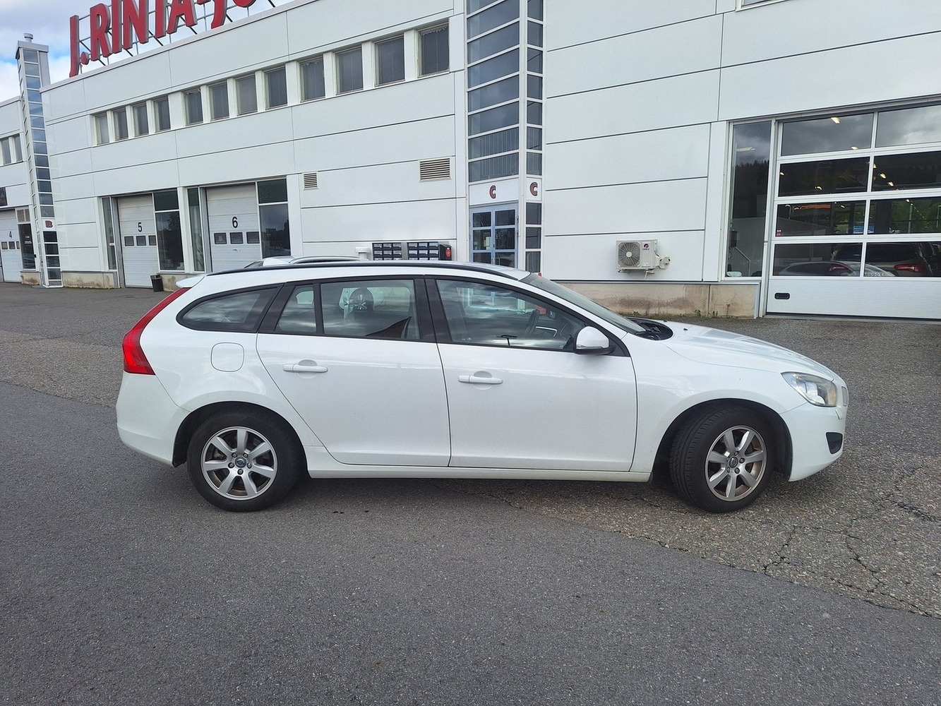 Volvo V60 vaihtoauto