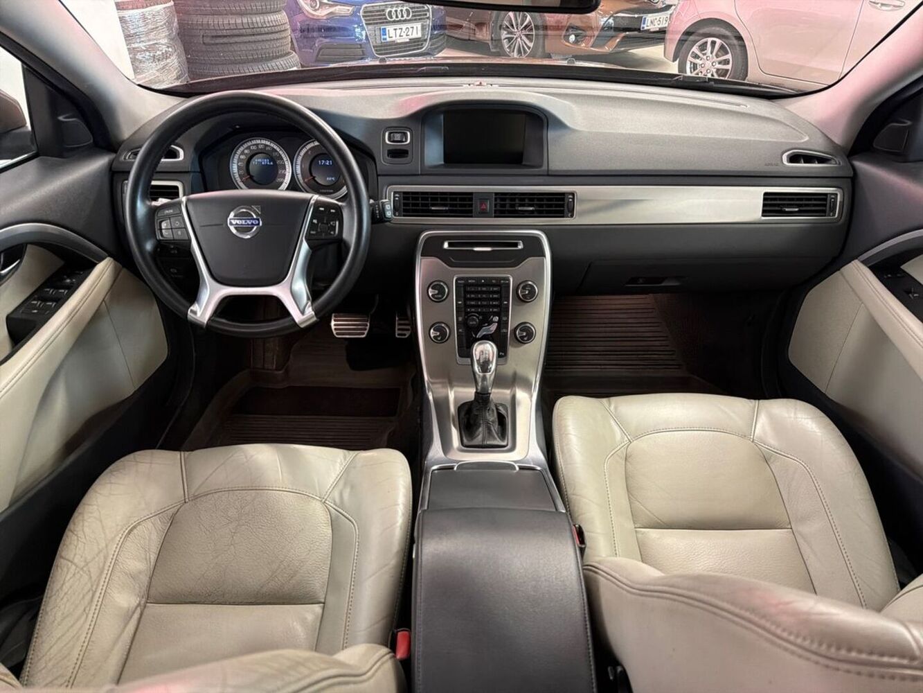 Volvo V70 vaihtoauto