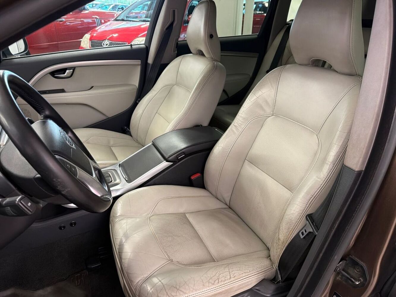 Volvo V70 vaihtoauto