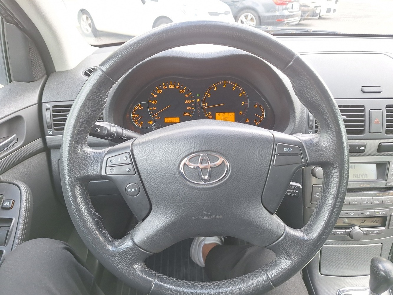 Toyota Avensis vaihtoauto