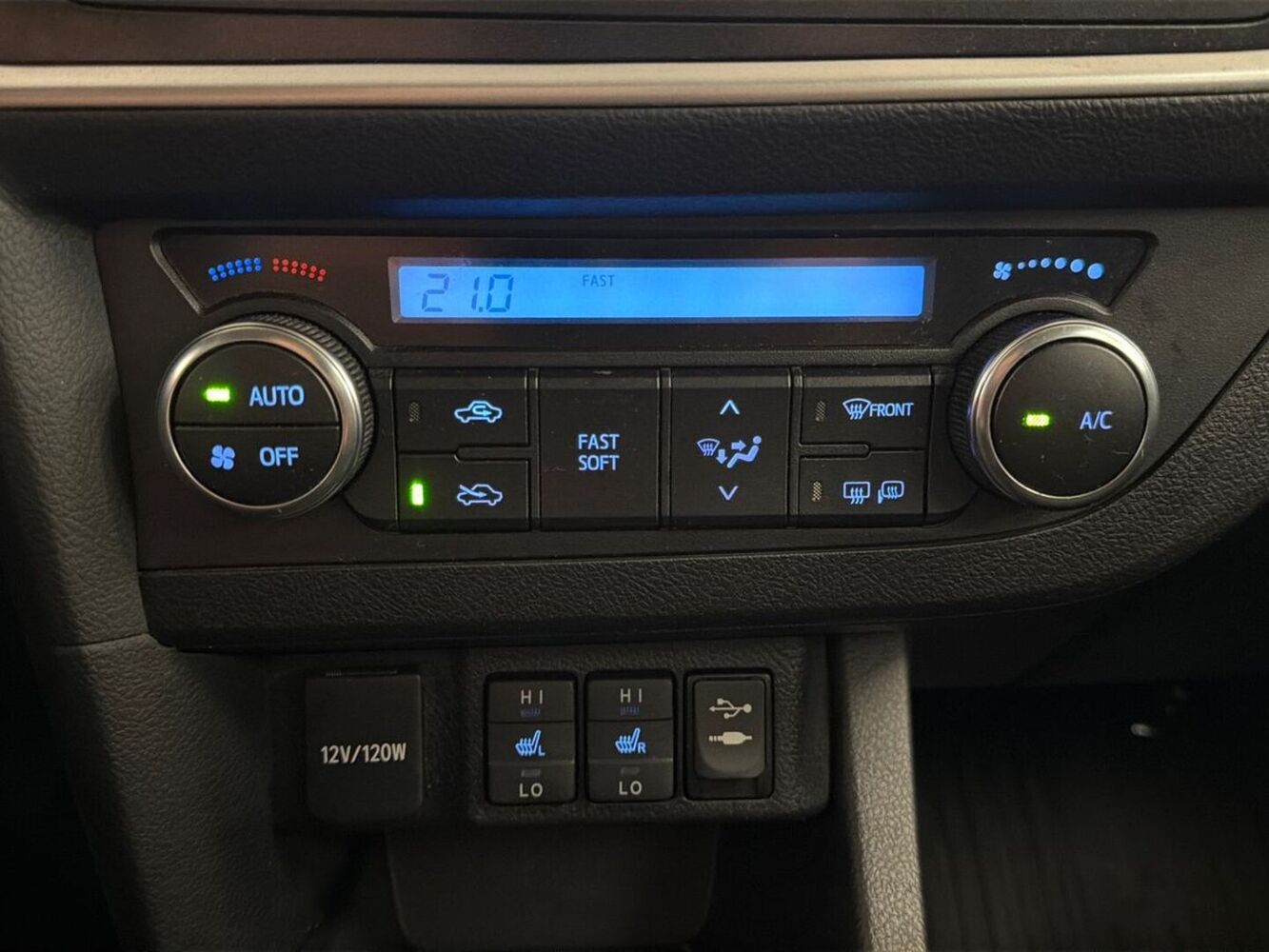 Toyota Auris vaihtoauto