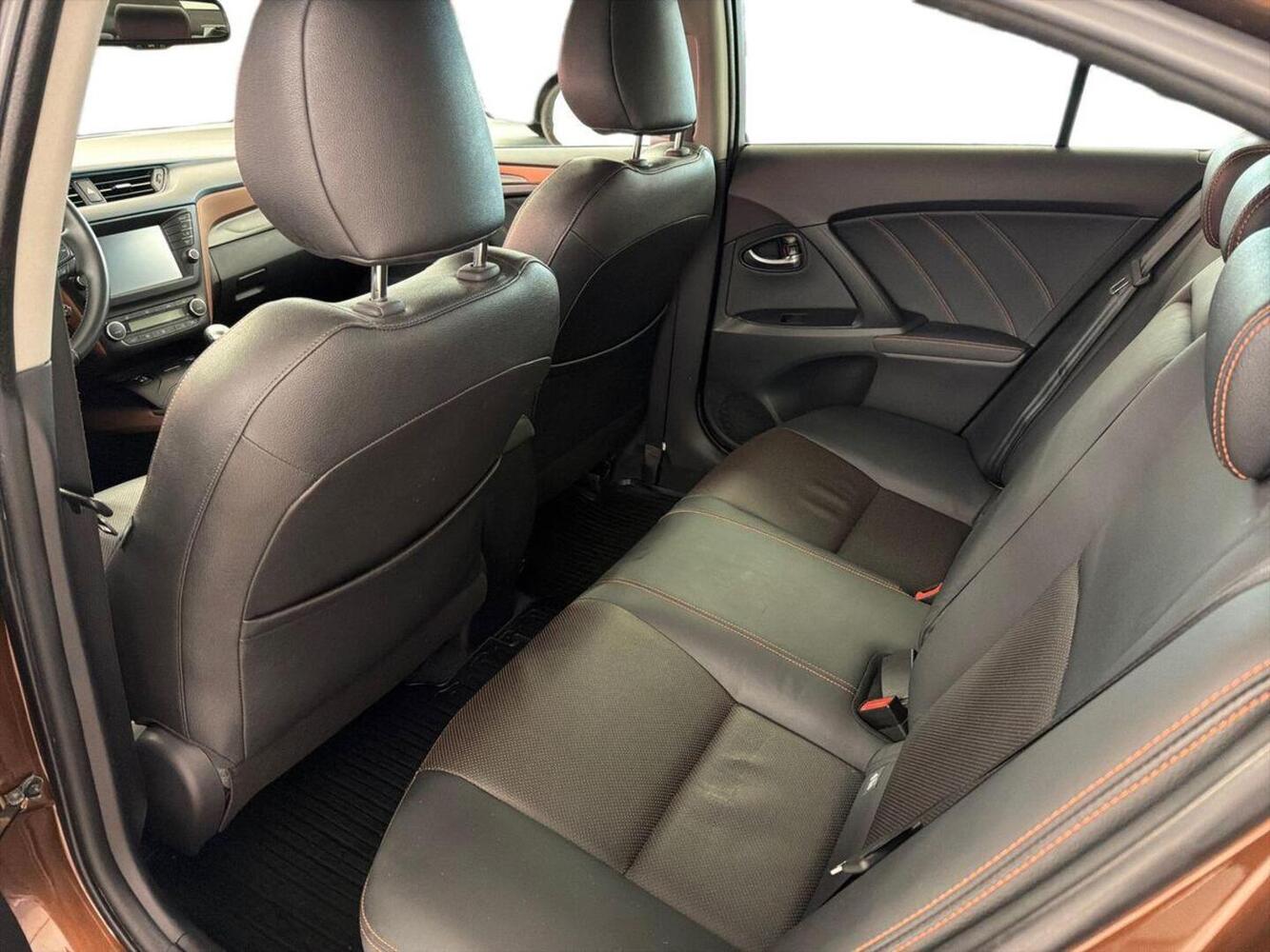 Toyota Avensis vaihtoauto