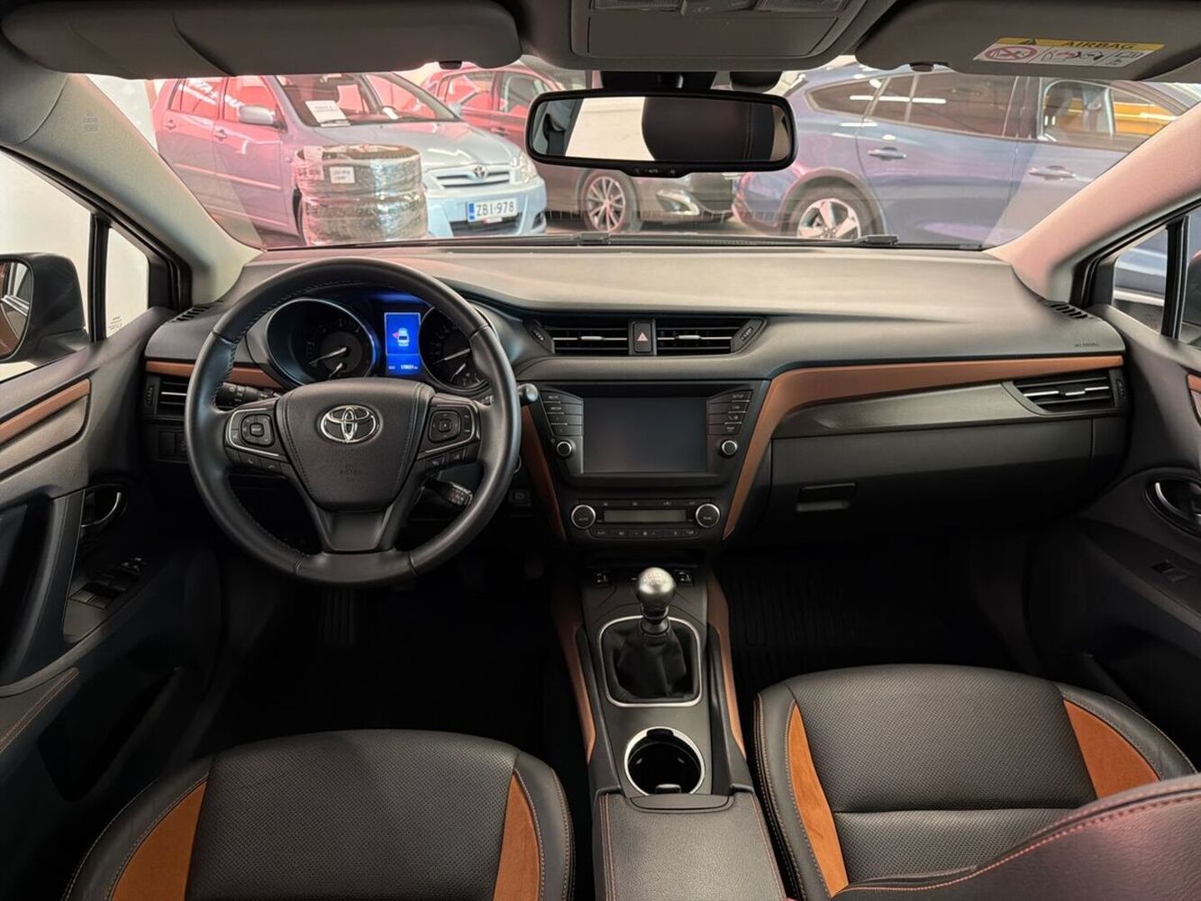 Toyota Avensis vaihtoauto