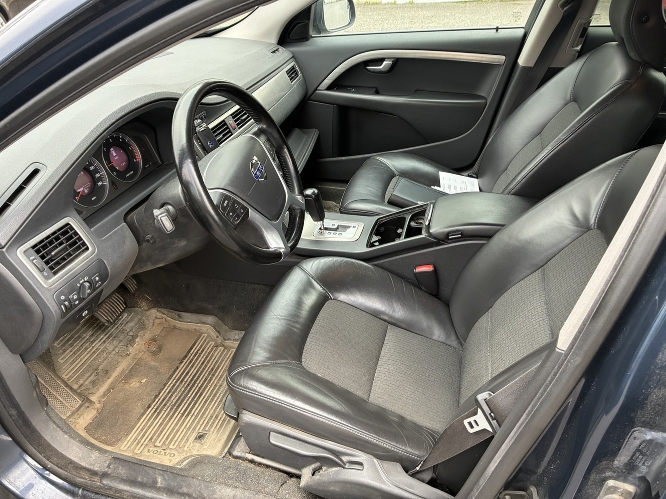 Volvo V70 vaihtoauto
