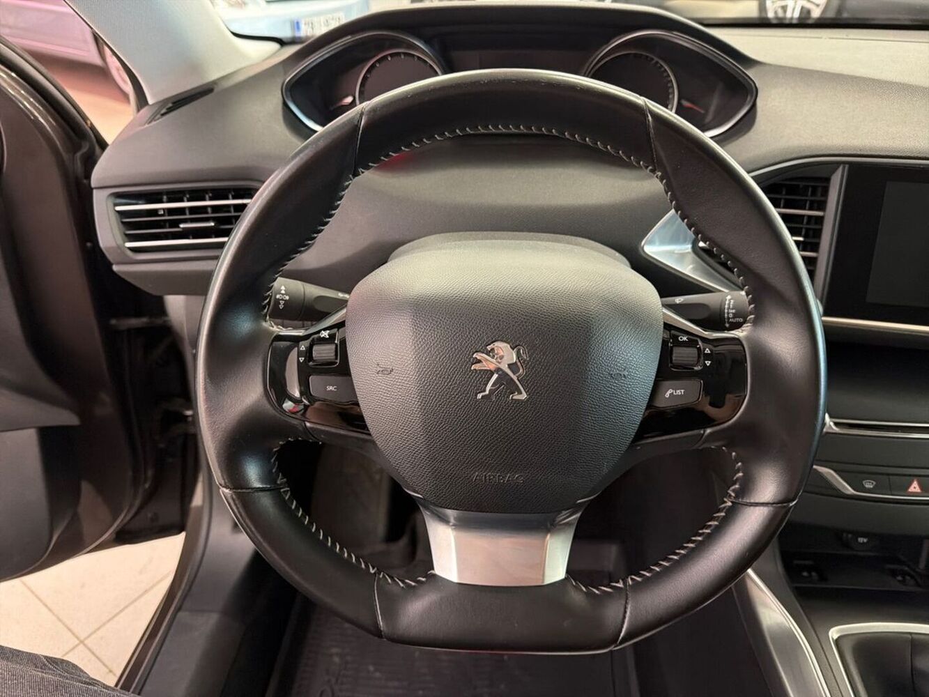 Peugeot 308 vaihtoauto