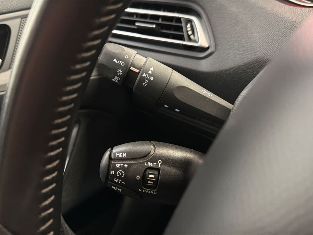 Peugeot 308 vaihtoauto
