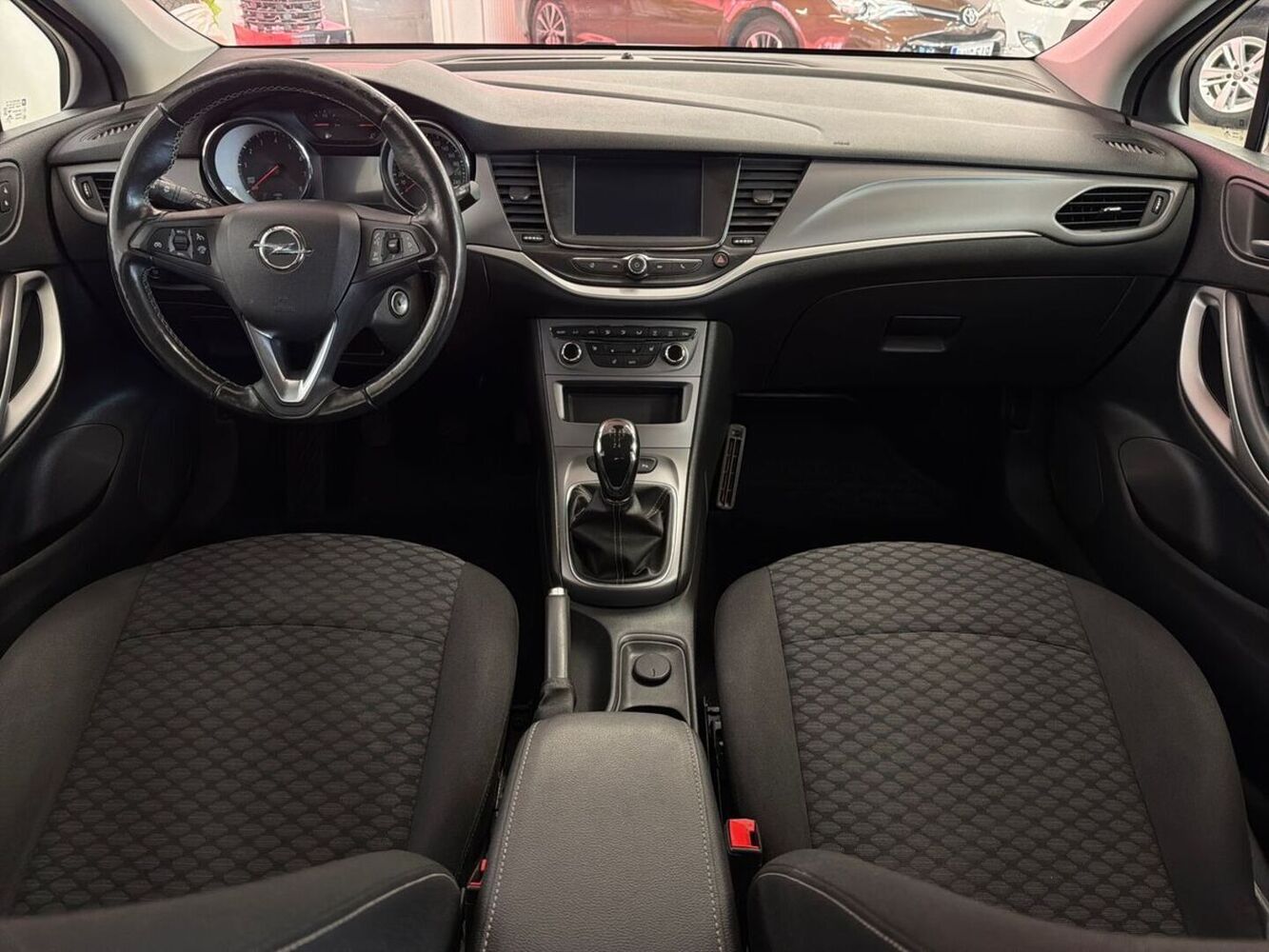 Opel Astra vaihtoauto