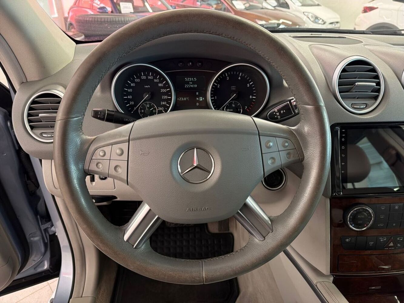Mercedes-Benz ML vaihtoauto
