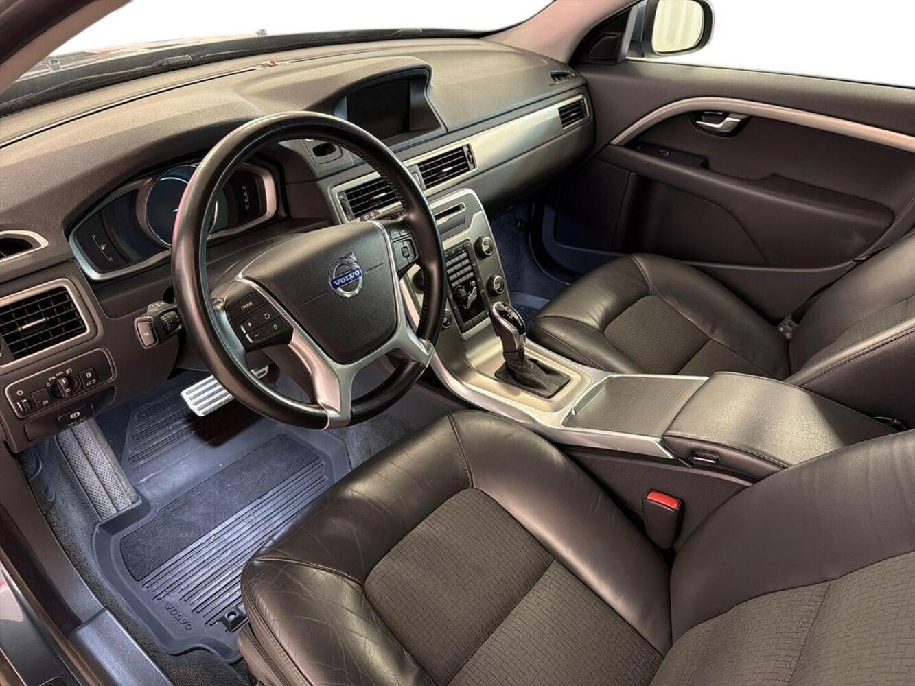 Volvo V70 vaihtoauto