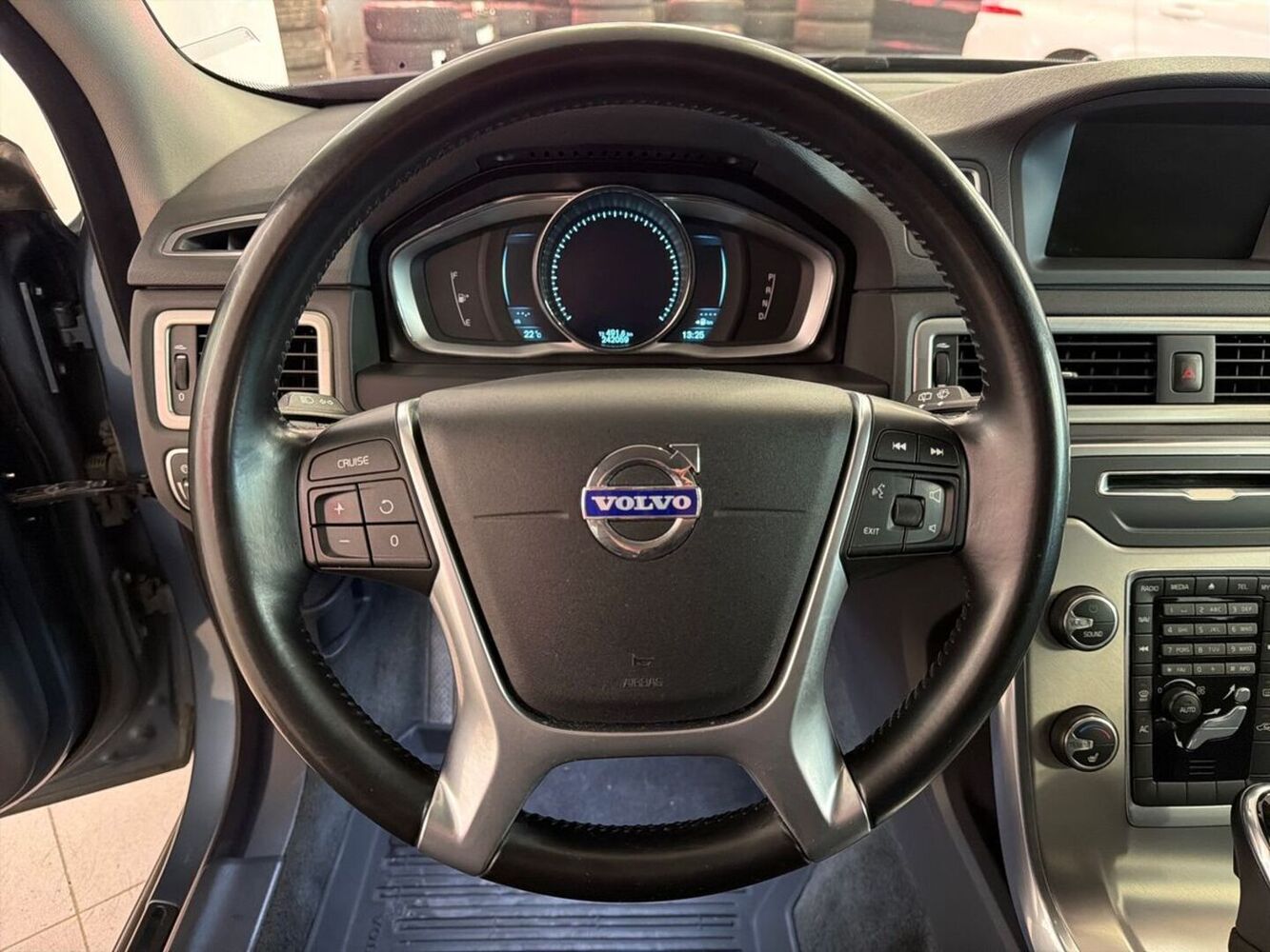 Volvo V70 vaihtoauto
