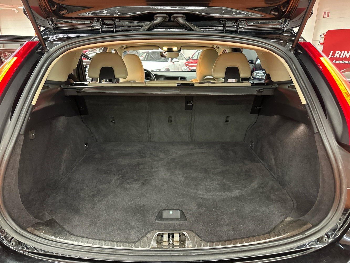 Volvo V60 Cross Country vaihtoauto