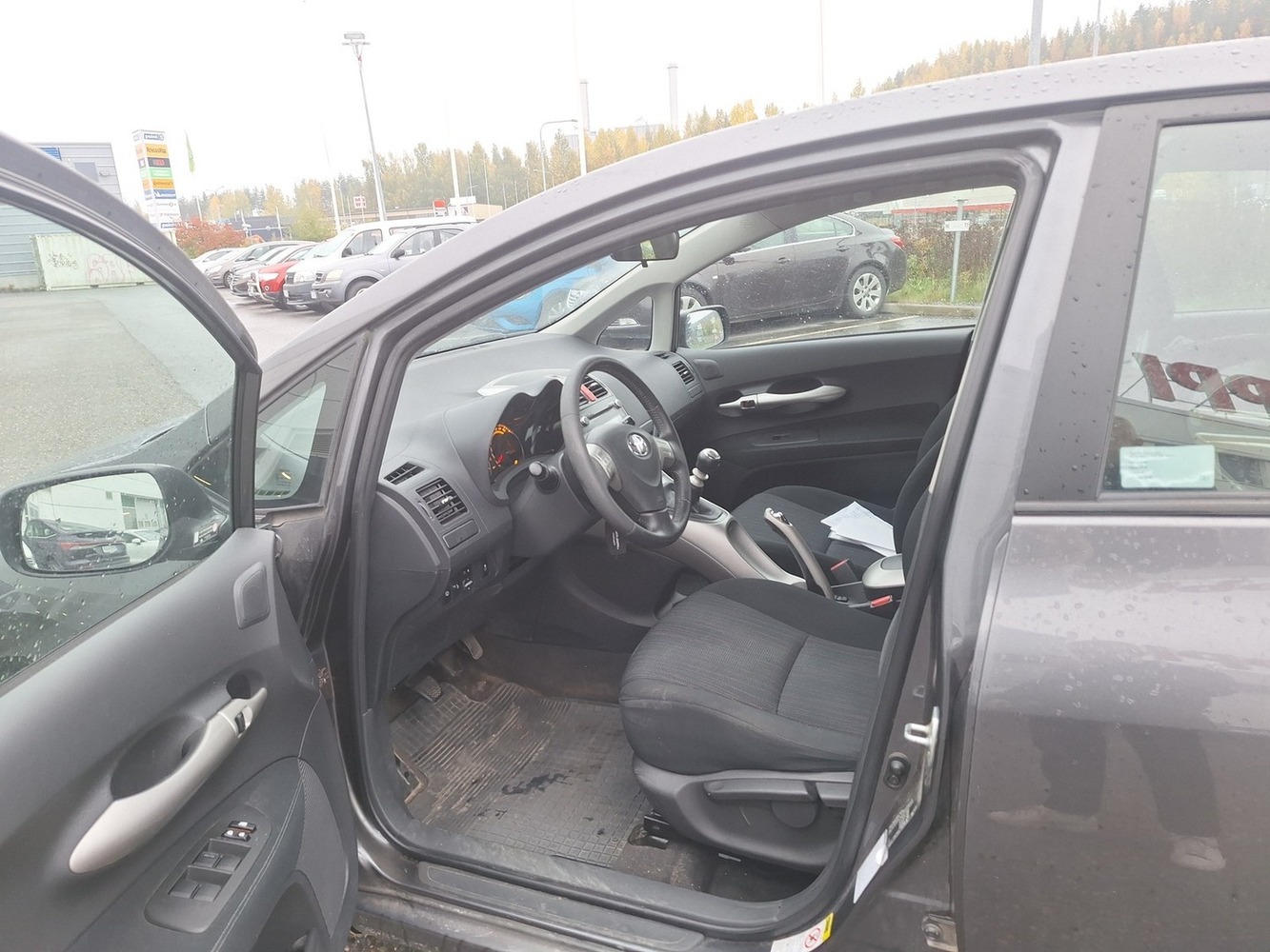 Toyota Auris vaihtoauto