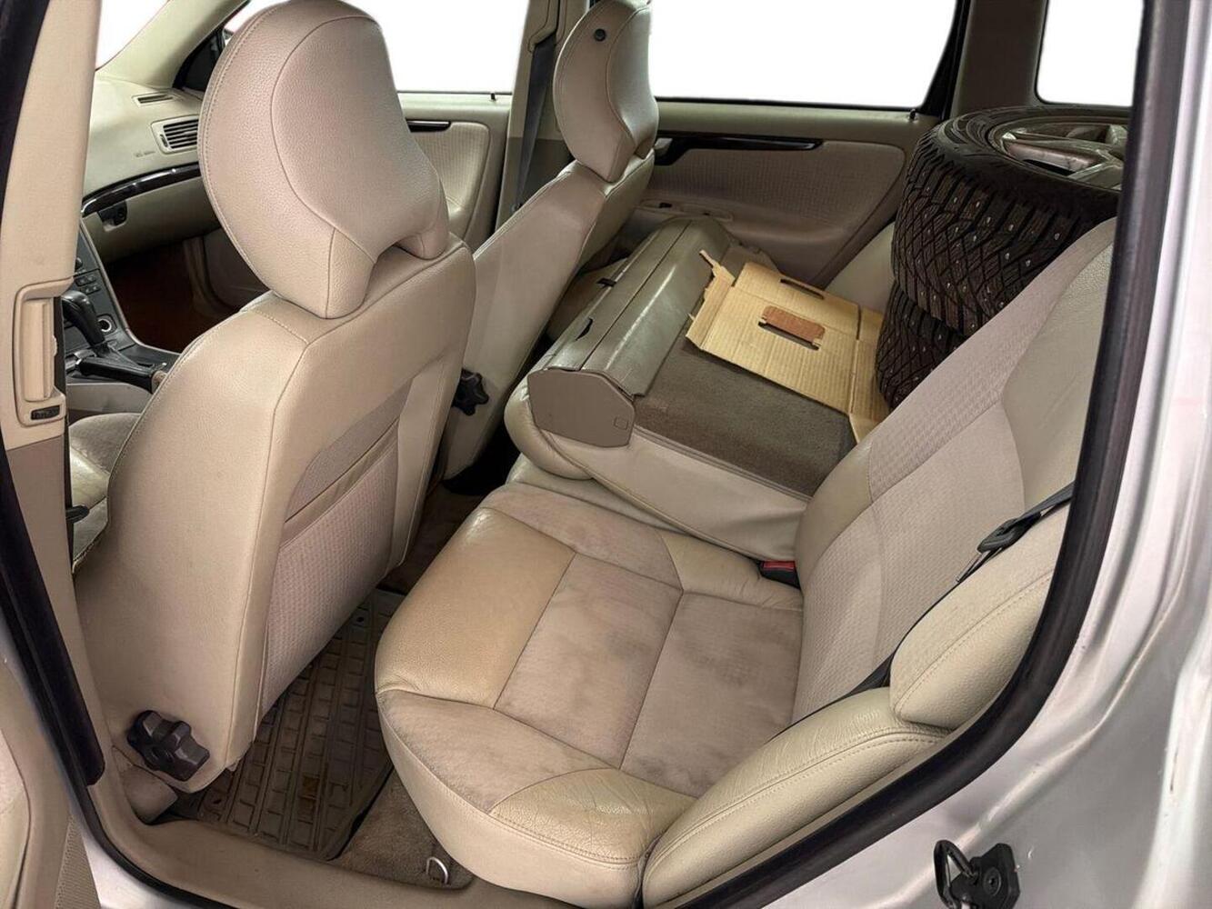 Volvo V70 vaihtoauto