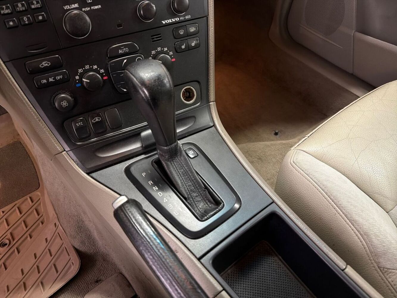 Volvo V70 vaihtoauto