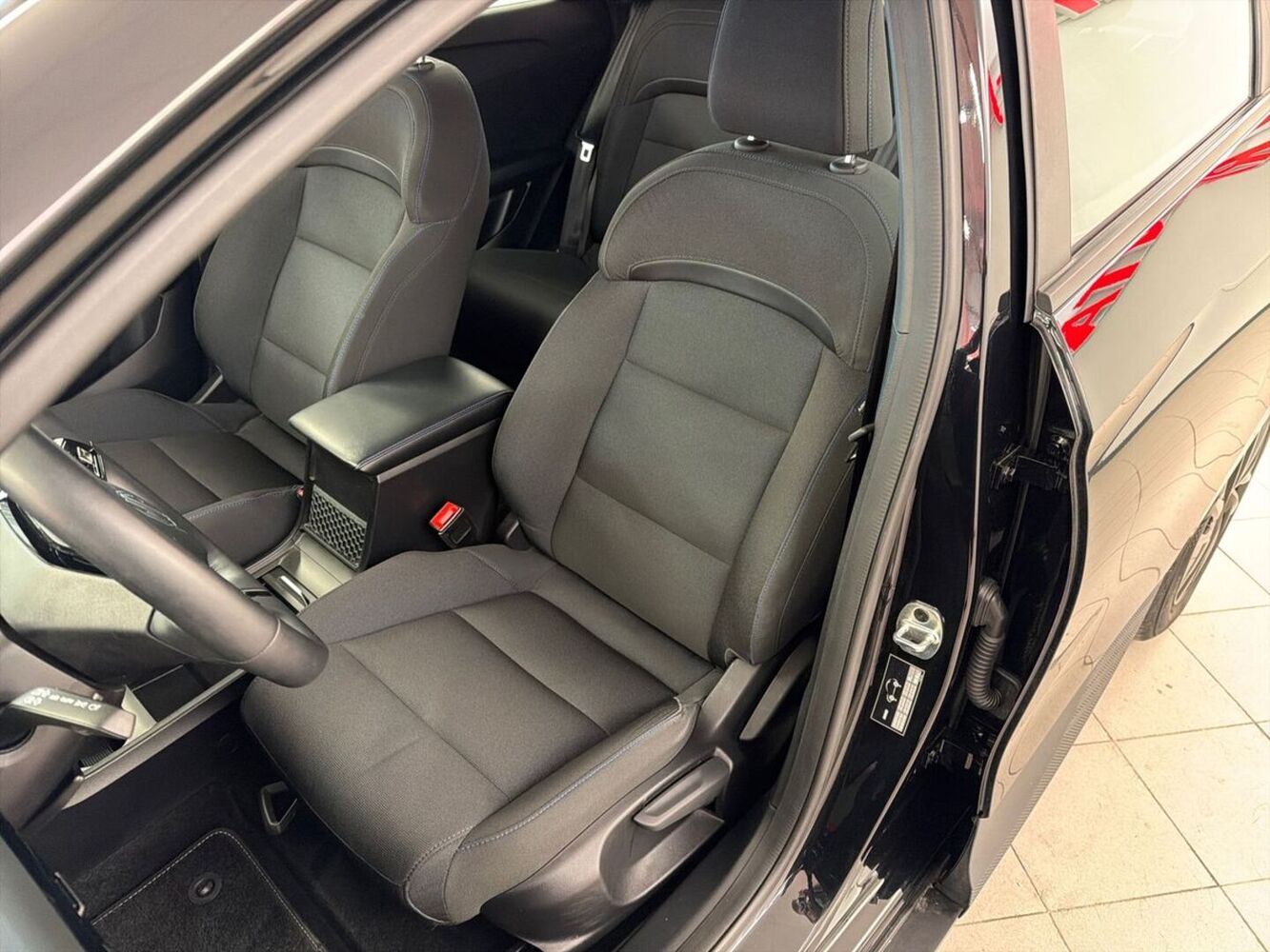 MG MG4 vaihtoauto