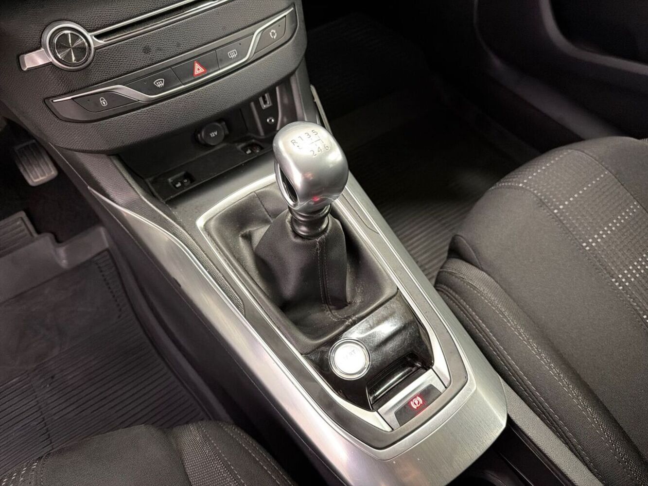 Peugeot 308 vaihtoauto