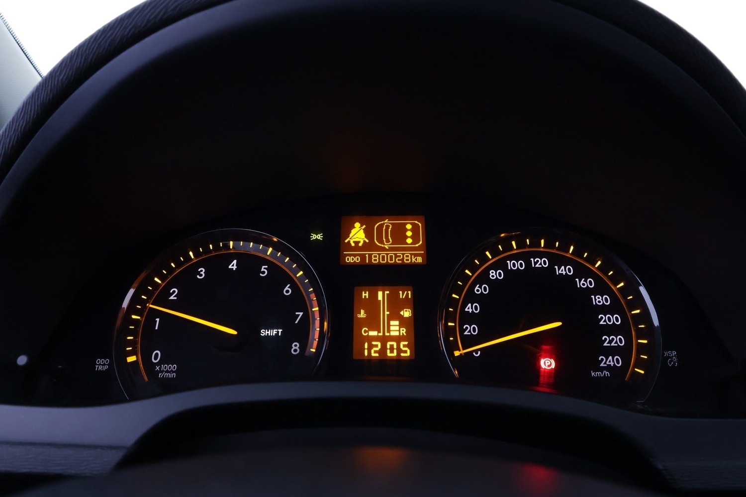 Toyota Avensis vaihtoauto