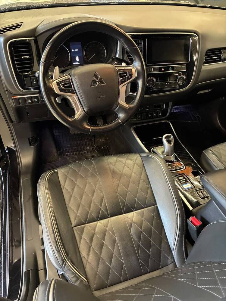Mitsubishi Outlander vaihtoauto