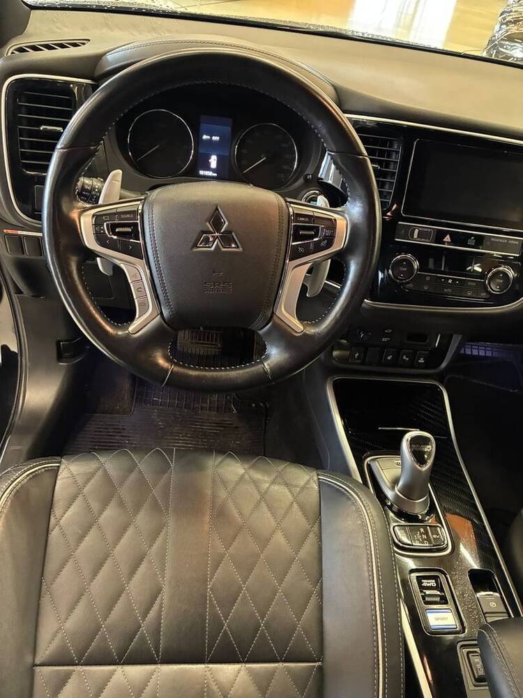 Mitsubishi Outlander vaihtoauto