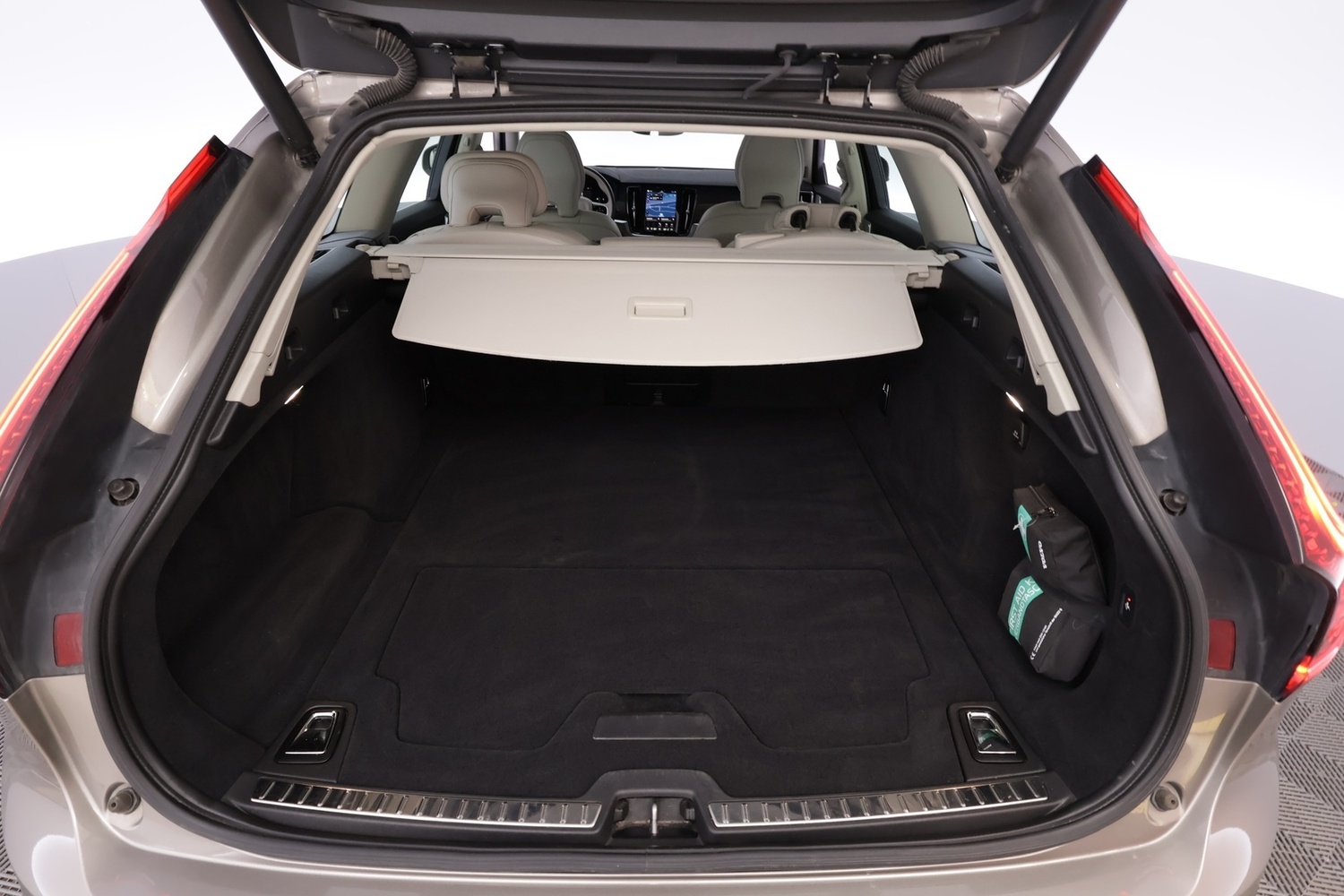 Volvo V90 Cross Country vaihtoauto